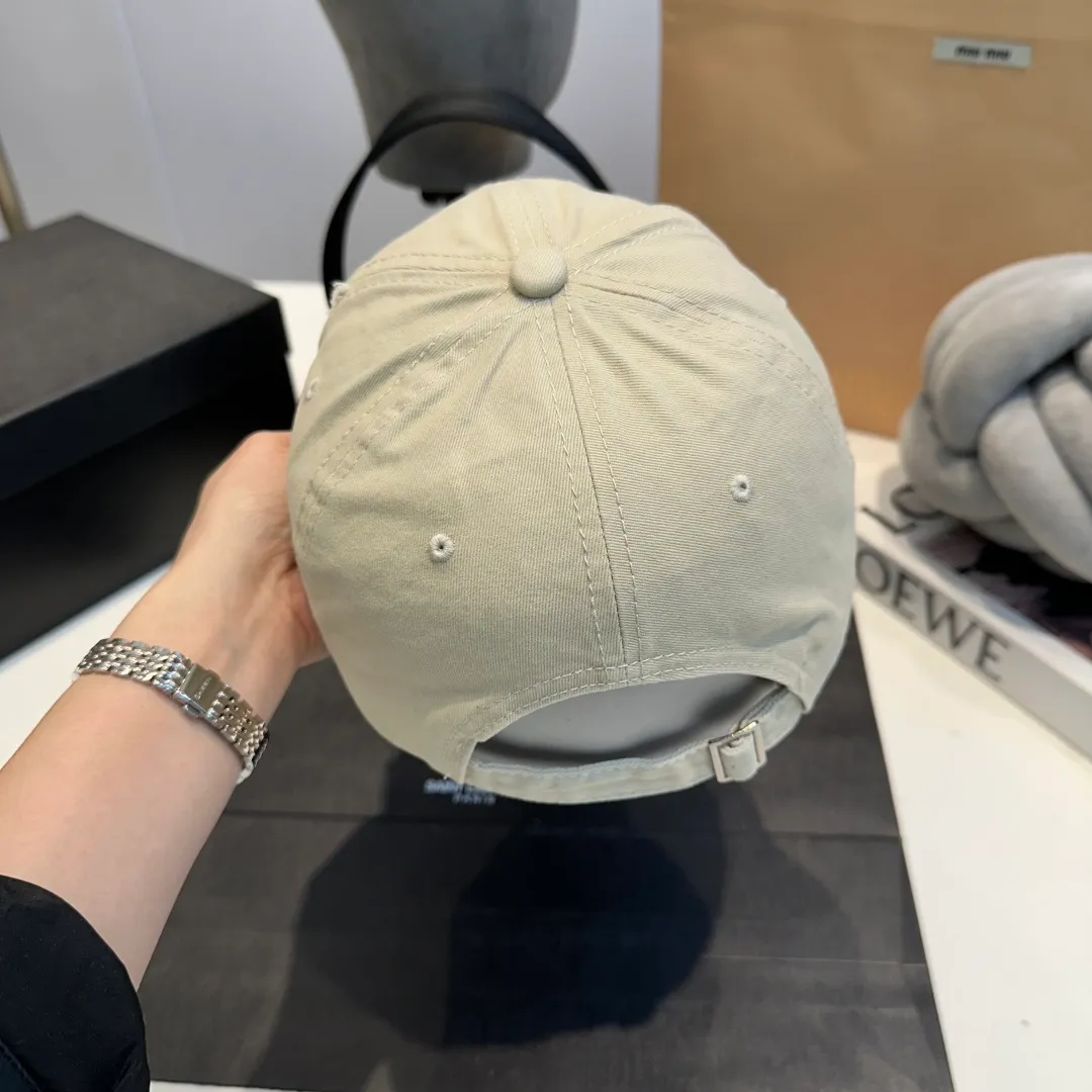 P60 Chrome Hearts 💓Early spring Korean style fashion retro distressed hole hat worn design versatile baseball cap peaked cap